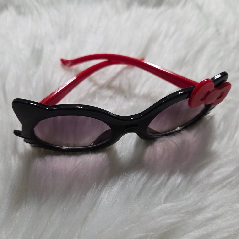 Hello Kitty Design Sunglasses - Picture 4 of 8